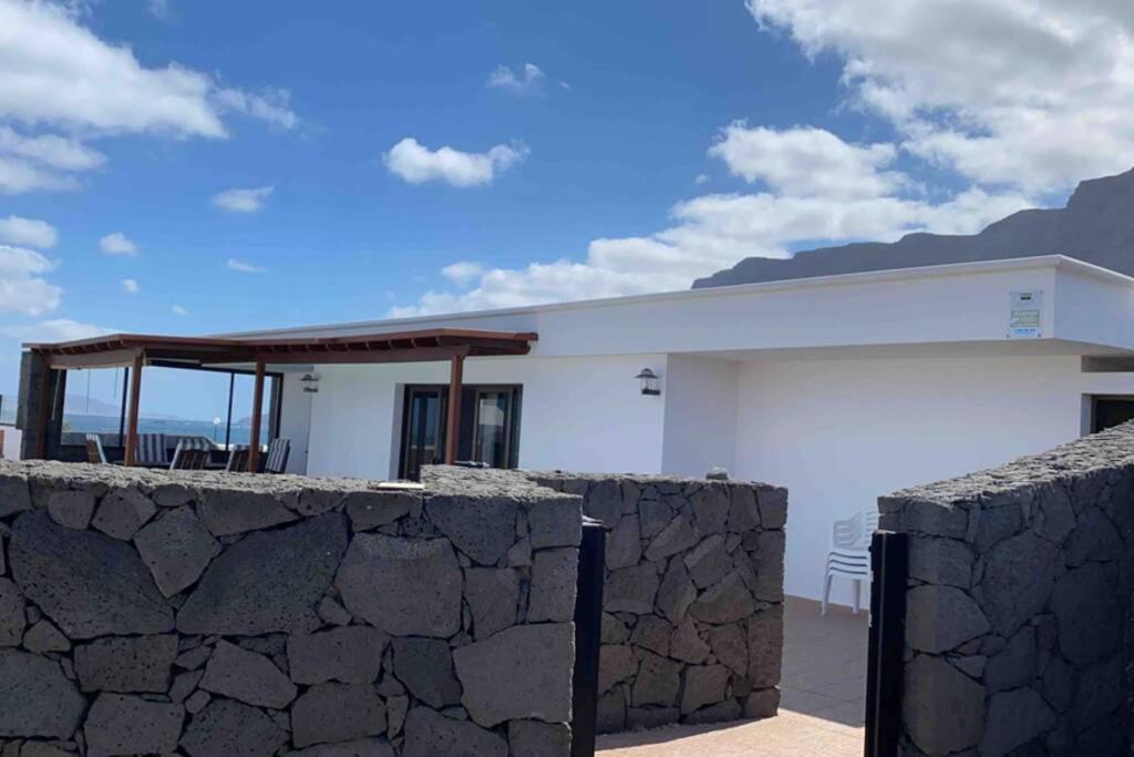 Villa Lia Famara Exteriör bild
